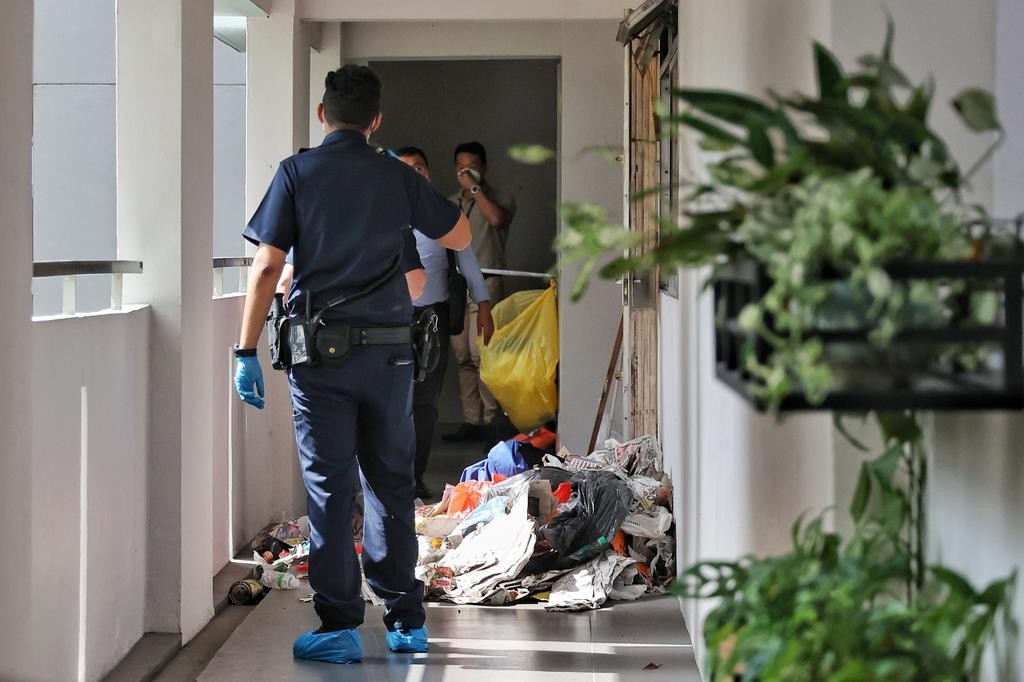 Ngửi thấy mùi lạ trong ngày Tết nhưng sợ xui xẻo, đến mồng 3 thì phát hiện điều khủng khiếp- Ảnh 2. Ngửi thấy mùi lạ trong ngày Tết nhưng sợ xui xẻo, đến mồng 3 thì phát hiện điều khủng khiếp- Ảnh 2.