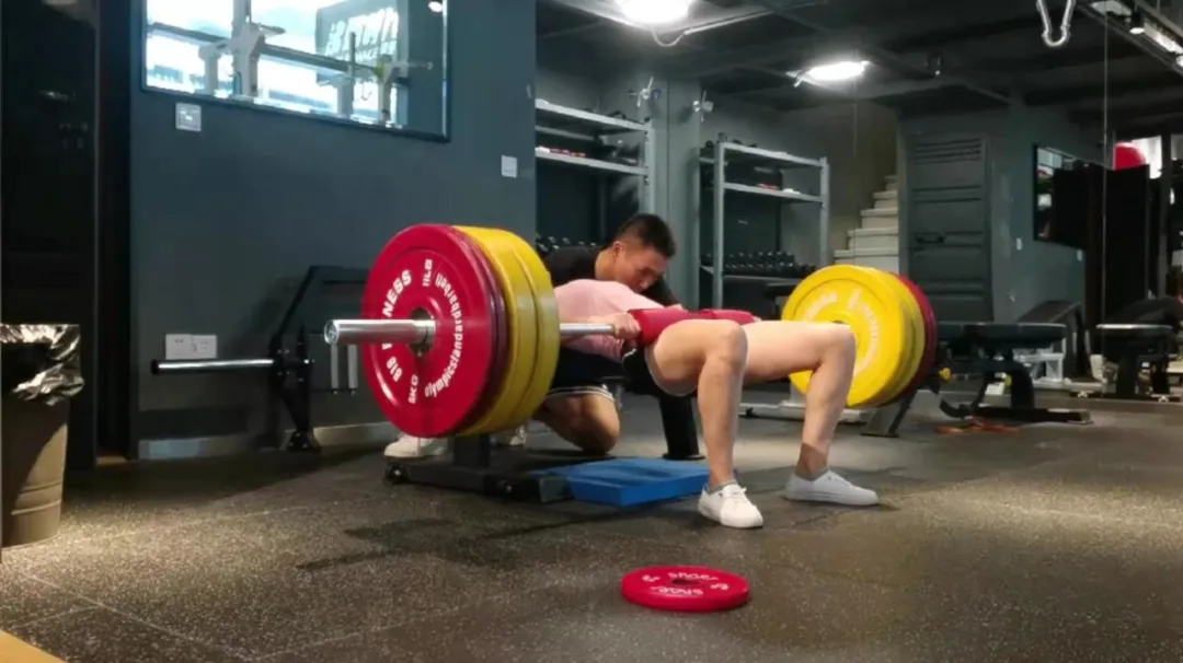 "Tay chơi" nổi tiếng ở sòng bạc trở thành “chiến binh thể hình” ở tuổi 50 nguoi phu nu bat dau tap gym tu nam 47 tuoi nay co voc dang nhu thieu nu 10 1742800763 66 widthheight