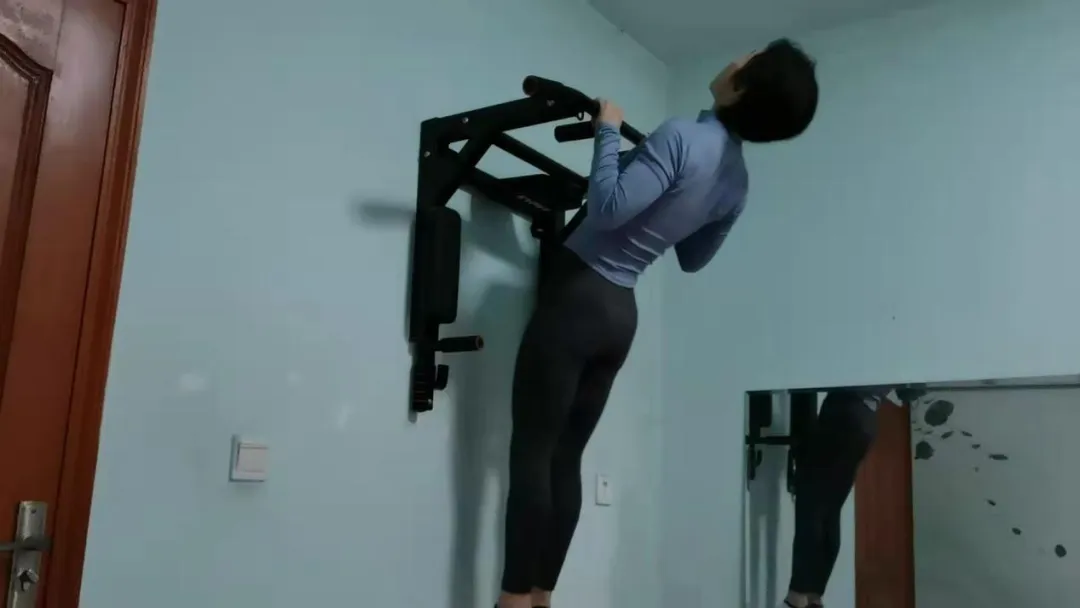 "Tay chơi" nổi tiếng ở sòng bạc trở thành “chiến binh thể hình” ở tuổi 50 nguoi phu nu bat dau tap gym tu nam 47 tuoi nay co voc dang nhu thieu nu 12 1742800785 94 widthheight