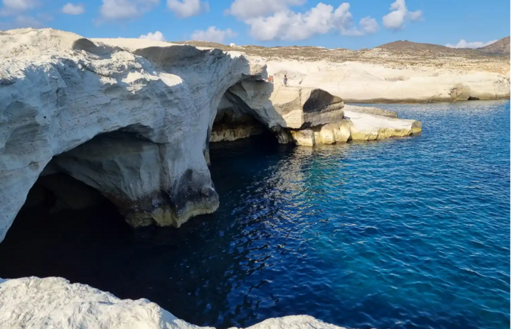 Đại sứ quán Việt Nam tại Hy Lạp hỗ trợ hậu sự cho hai công dân rơi xuống biển- Ảnh 1.