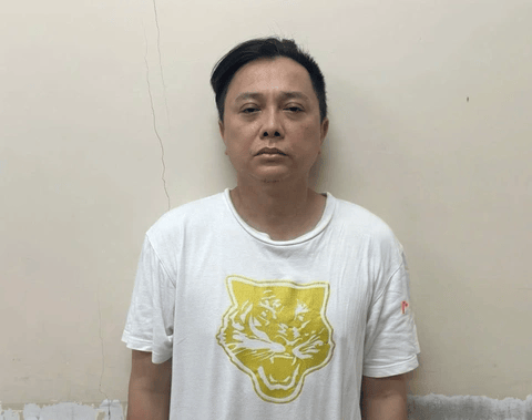 Diệp Lâm Anh thẳng tay chia sẻ hình ảnh NTK Công Trí bị bắt: