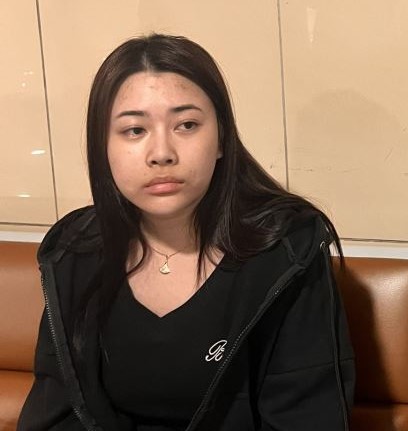 Nhan sắc khác lạ, cuộc sống xa hoa của nữ quản lý cấp cao ở đường dây lừa đảo- Ảnh 1. Nhan sắc khác lạ, cuộc sống xa hoa của nữ quản lý cấp cao ở đường dây lừa đảo- Ảnh 1.