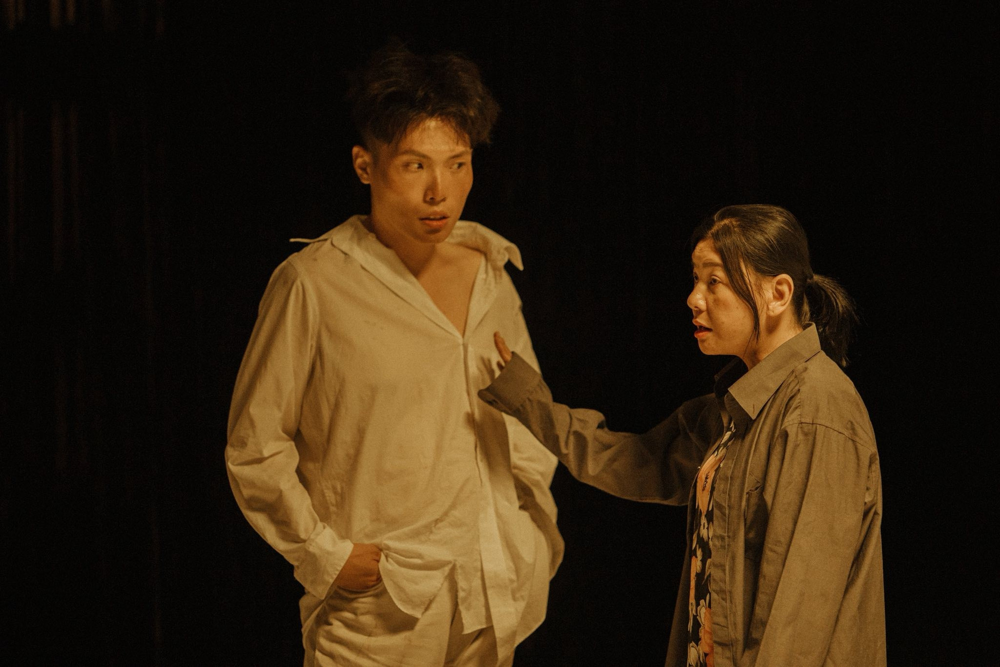 Phim Việt 18+ ra rạp ầm ầm, rút lui lặng thầm- Ảnh 2.