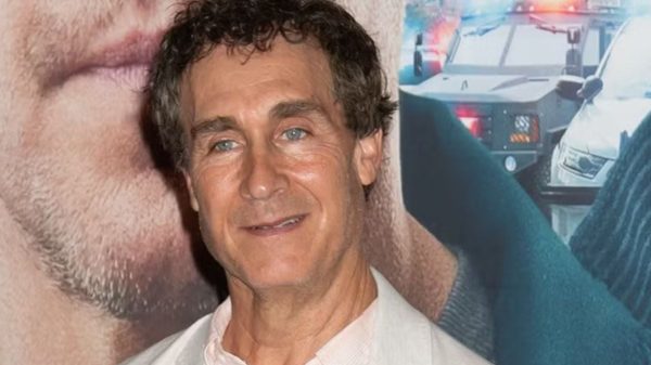 Doug Liman Hé Lộ James Cameron Đã Truyền Cảm Hứng Cho Bom Tấn XR Asteroid nha lam phim doug liman nrfwjpg