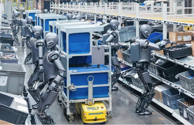 Lãnh đạo phương Tây 'sốc nặng' khi thăm nhà máy Trung Quốc: Không bóng người, chỉ toàn thứ lạ lùng này- Ảnh 2.