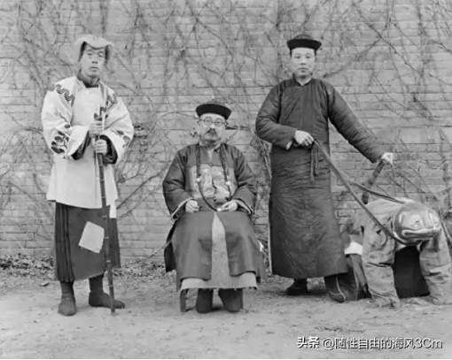 Ảnh hiếm nhà Thanh: Quần áo của