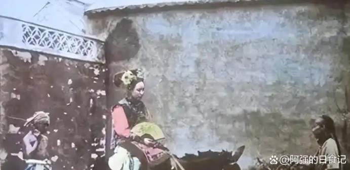 Ảnh hiếm nhà Thanh: Quần áo của