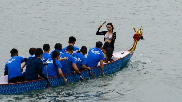 Trổ tài "chơi nhạc cụ" đỉnh cao, cô nàng nóng bỏng khiến anh em "hừng hực" lao về phía trước 30 Trổ tài "chơi nhạc cụ" đỉnh cao, cô nàng nóng bỏng khiến anh em "hừng hực" lao về phía trước nhaccu 1jpg