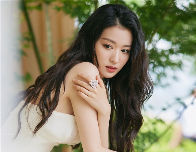 10 mỹ nhân 9X đẹp nhất Trung Quốc: Địch Lệ Nhiệt Ba xếp sau Triệu Lộ Tư, hạng 1 nghe tên ai cũng sốc- Ảnh 6. 10 mỹ nhân 9X đẹp nhất Trung Quốc: Địch Lệ Nhiệt Ba xếp sau Triệu Lộ Tư, hạng 1 nghe tên ai cũng sốc- Ảnh 6.