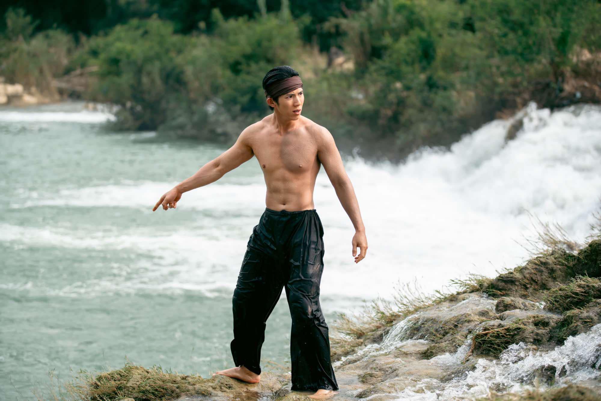 Nam chính phim tranh cãi nhất hiện nay: Hóa ra là mỹ nam Người ấy là ai, visual lẫn body không điểm nào chê!- Ảnh 2. Nam chính phim tranh cãi nhất hiện nay: Hóa ra là mỹ nam Người ấy là ai, visual lẫn body không điểm nào chê!- Ảnh 2.