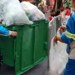 Hết giờ diễu binh, công nhân môi trường gom rác đến hơn 3h sáng nhan vien d 1756090841 112 width740height495 auto cropjpg