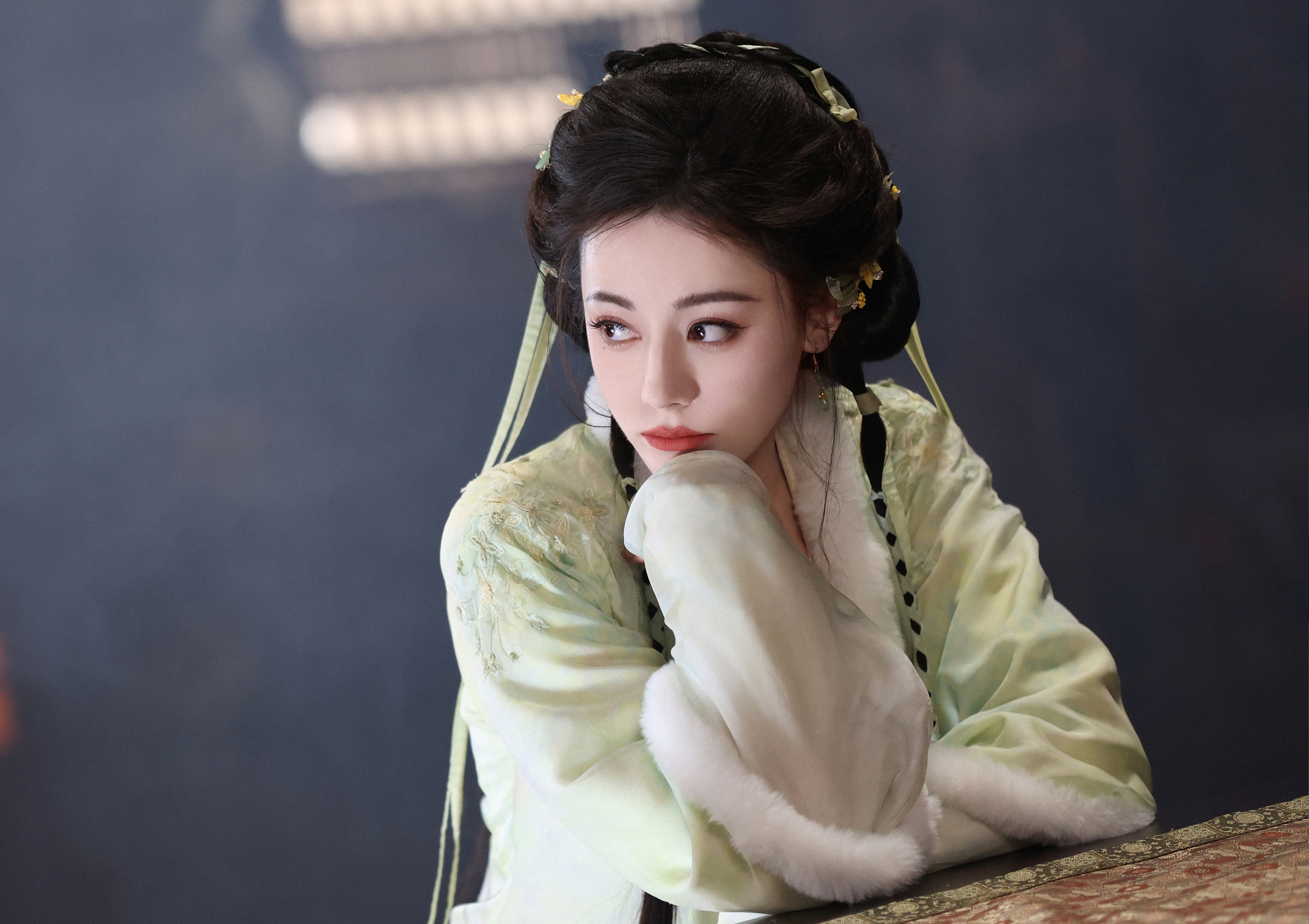 Bức ảnh vạch trần sự giả dối của Địch Lệ Nhiệt Ba- Ảnh 4.