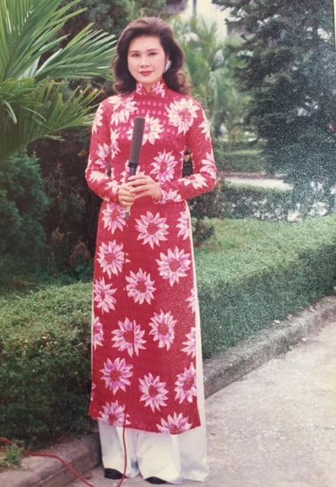 Á hậu 10 năm dẫn Thời sự VTV: Là mỹ nhân có tiếng Hà Nội, ai cũng mê- Ảnh 2.