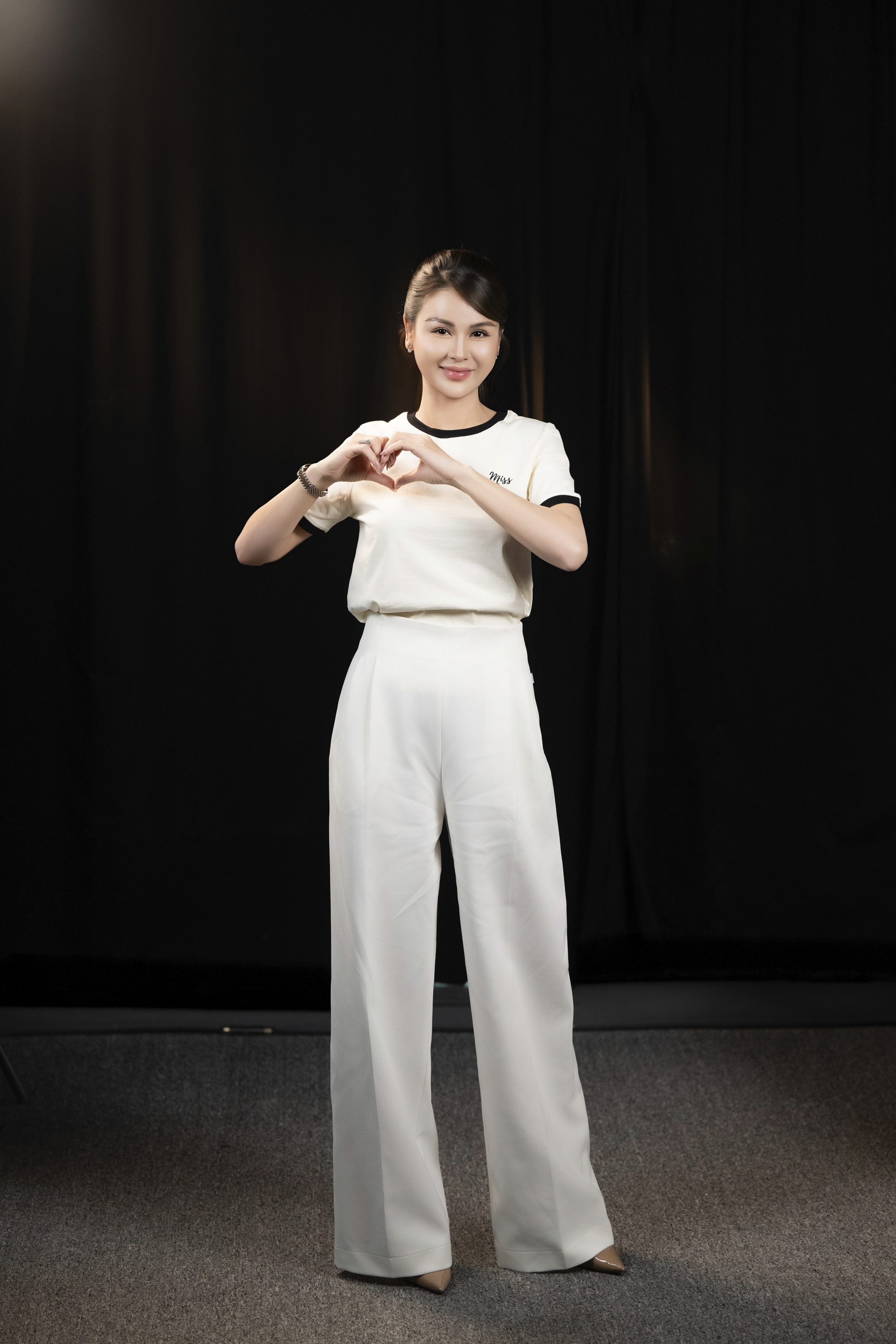 Lương Thu Trang: Cứ nghe lời khán giả chê rồi đi cắt mắt, gọt cằm là dở rồi, mình vẫn phải là mình- Ảnh 12.