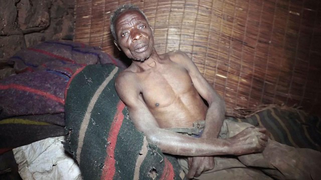 Người đàn ông tự xây 'pháo đài' và sống một mình suốt 55 năm trời vì sợ phụ nữ- Ảnh 1. Người đàn ông tự xây 'pháo đài' và sống một mình suốt 55 năm trời vì sợ phụ nữ- Ảnh 1.