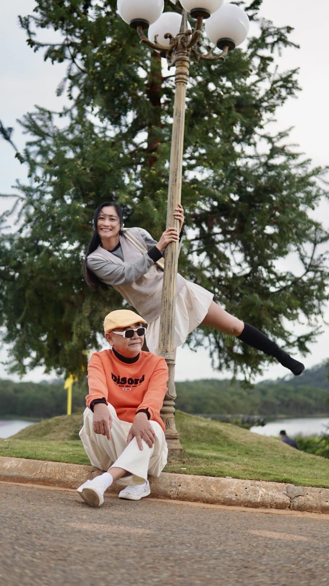 Bạn gái kém hơn 30 tuổi của NSND Việt Anh- Ảnh 3. Bạn gái kém hơn 30 tuổi của NSND Việt Anh- Ảnh 3.