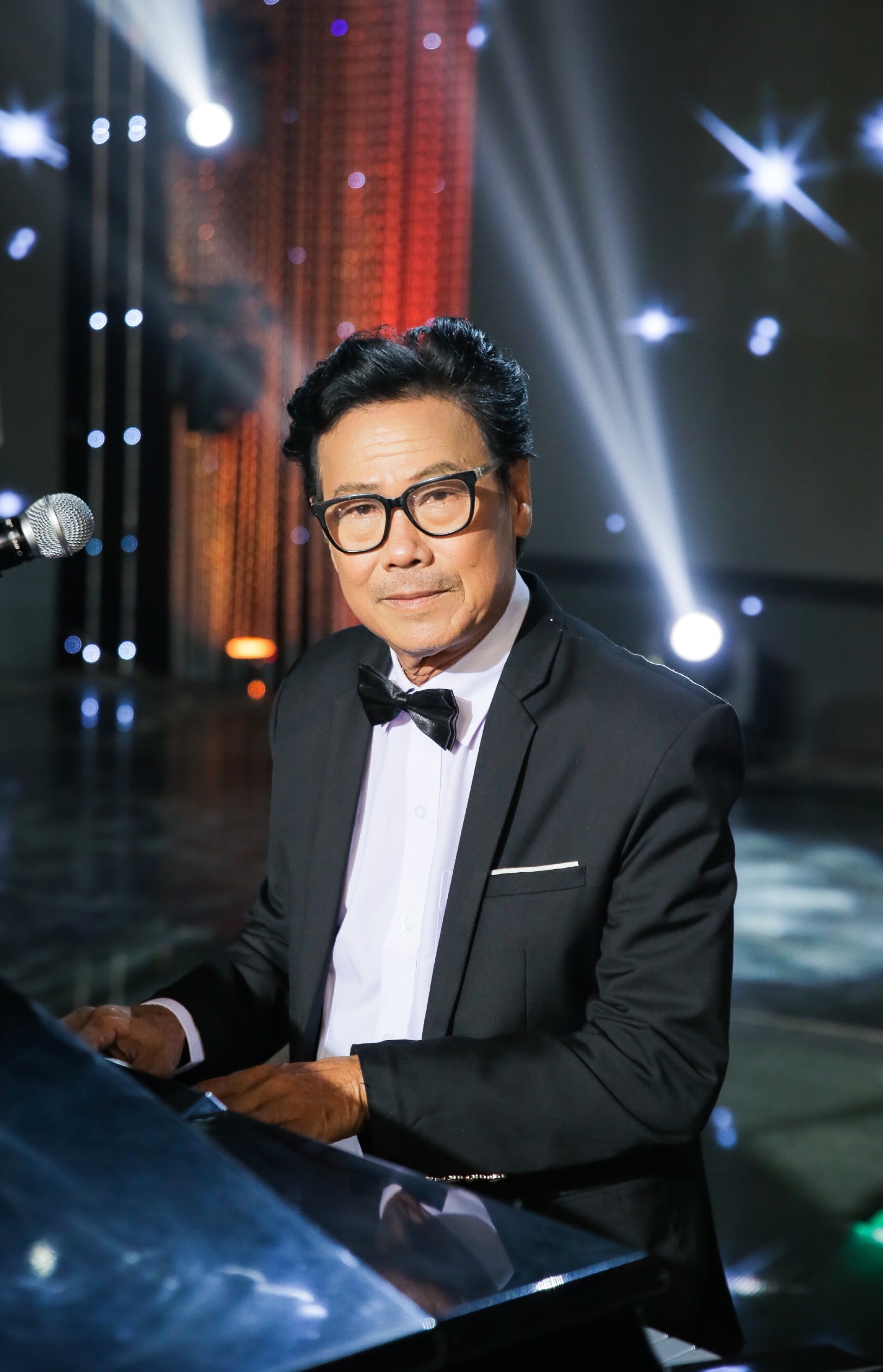 Sự thật về sao nam đóng phim hot Địa Đạo: Giàu nhất showbiz Việt, hát không cát xê, là chủ 2 khu du lịch sinh thái- Ảnh 1.