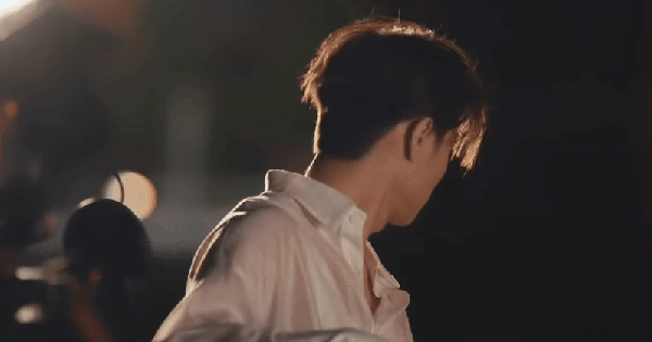 Bức ảnh nhạy cảm khiến “hoàng tử showbiz” lộ chuyện ngoại tình nt1 1 17623061201841907656333 0 0 419 800 crop 1762306136255456105749gifpng