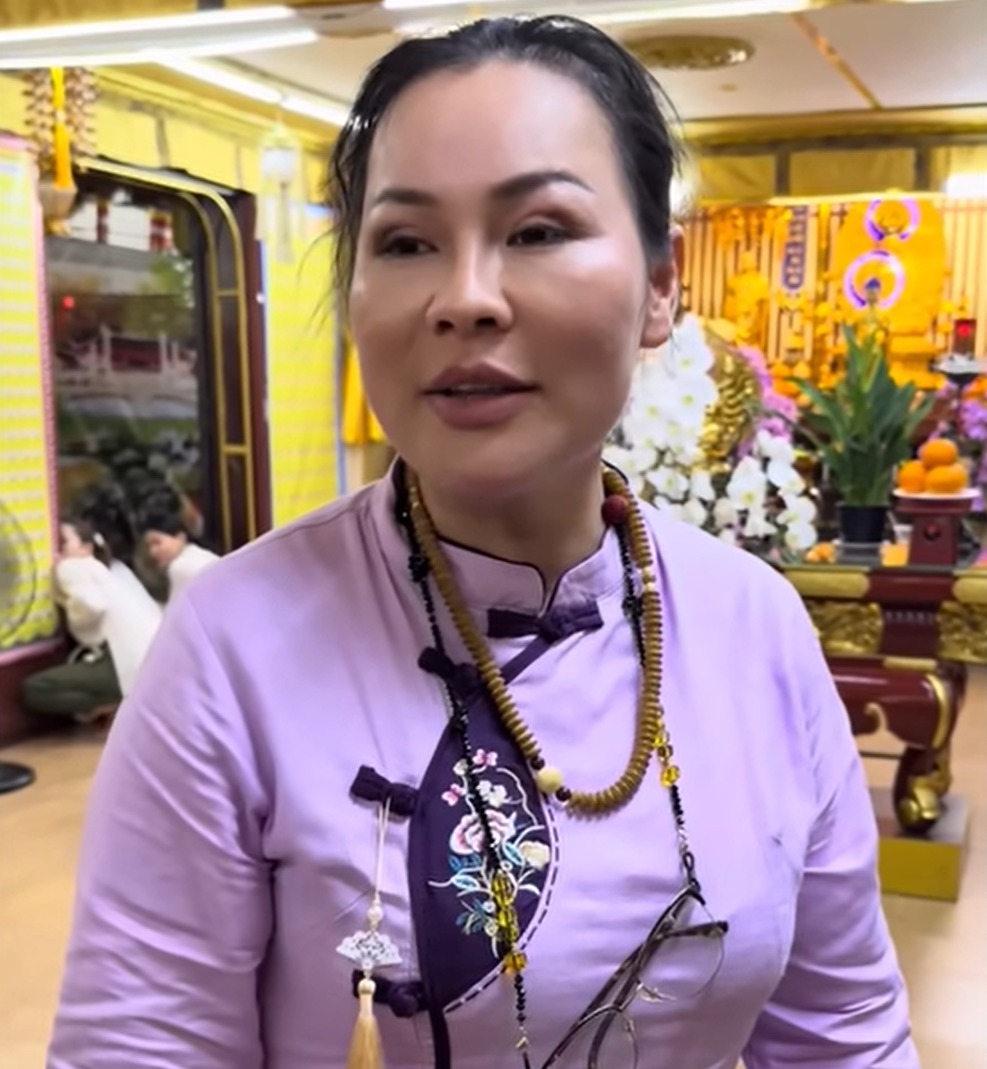 Vợ cố diễn viên Quý Bình nghẹn ngào: Bình ơi, sao bao nhiêu tội lỗi trút lên hết em vậy!- Ảnh 1. Vợ cố diễn viên Quý Bình nghẹn ngào: Bình ơi, sao bao nhiêu tội lỗi trút lên hết em vậy!- Ảnh 1.