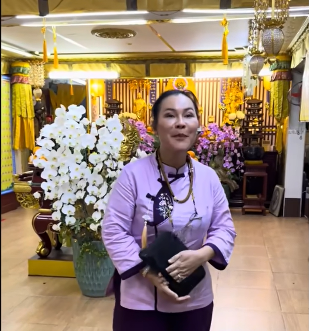 Vợ Quý Bình: Vợ Quý Bình: