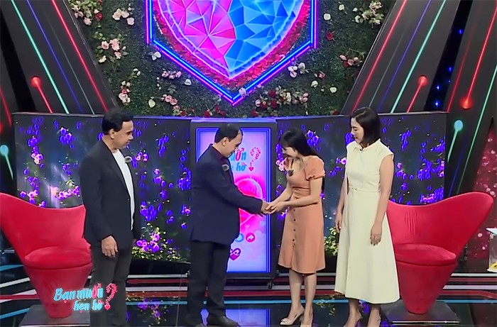 nu-can-bo-xa-chua-tung-yeu-di-hen-ho-tim-ban-trai-can-bo-xa-5-1742141399-845-width700height461 Nữ cán bộ xã chưa từng yêu đi hẹn hò tìm bạn trai - 5