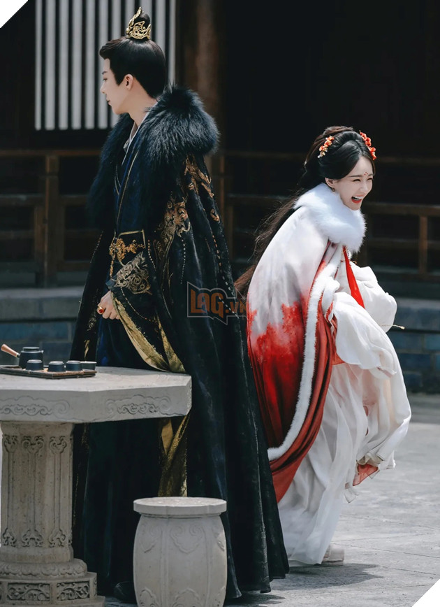 Lý Nhất Đồng vào vai nữ diễn viên vô danh lạc vào chính kịch bản mình đang đọc.