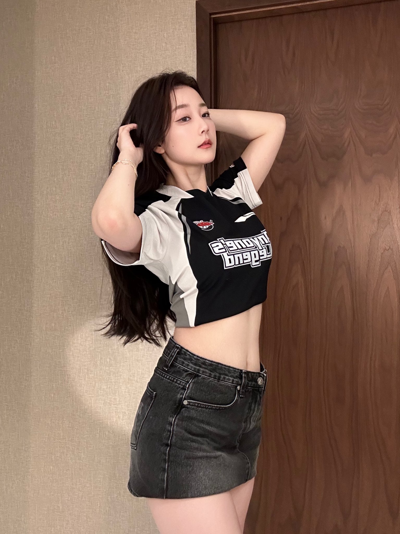 Cô sở hữu nhan sắc xinh đẹp và vóc dáng chuẩn chỉnh