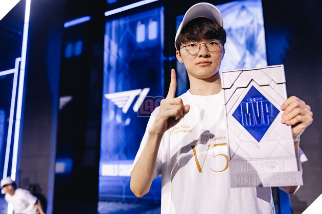 LMHT: Nữ streamer đình đám Trung Quốc chia sẻ về lương của Faker