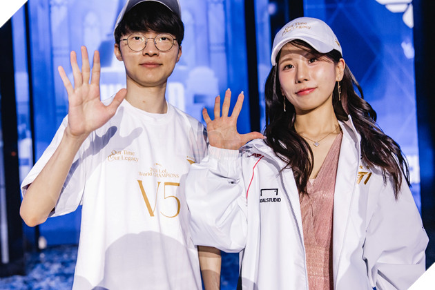 LMHT: Nữ streamer đình đám Trung Quốc chia sẻ về lương của Faker