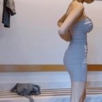 Nữ YouTuber sở hữu 3 vòng nóng bỏng, thay trang phục ngay trên sóng nu youtuber 120250218154532jpg