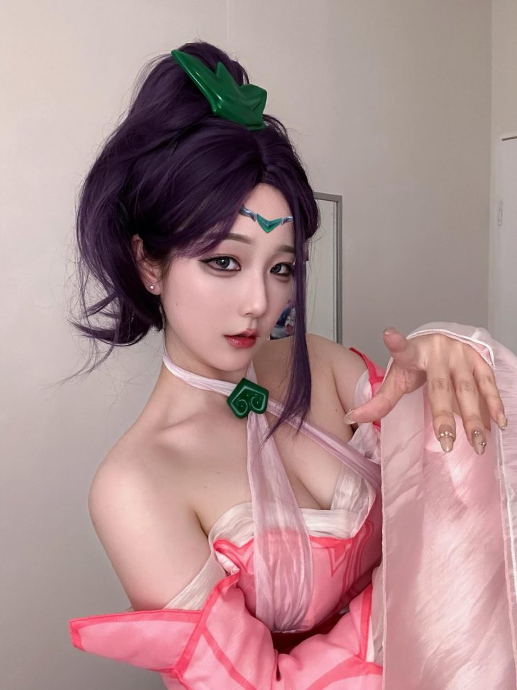 Cô nàng có màn hóa thân chuẩn chỉnh vào Janna Tiên Kiếm