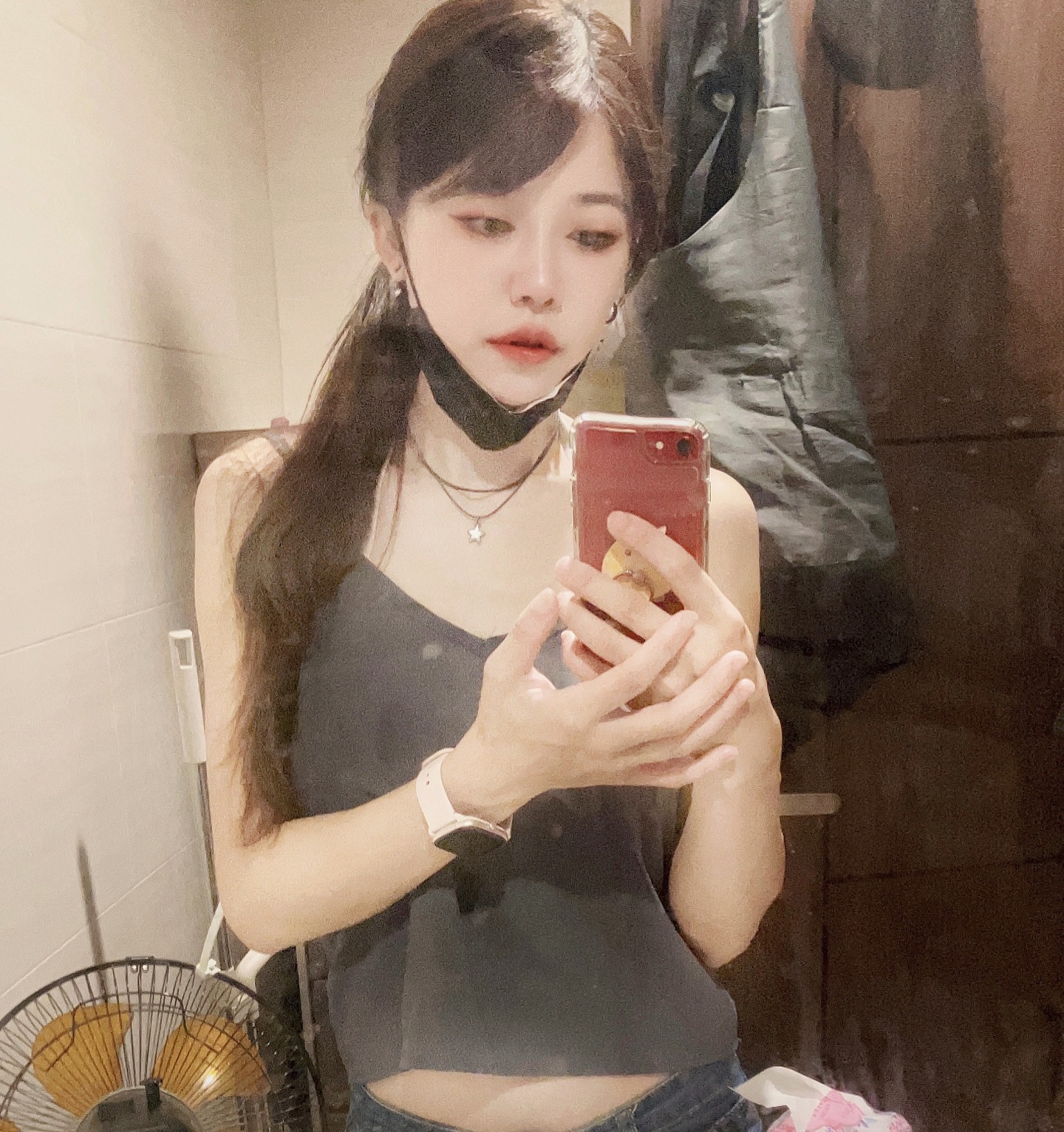 o0ivety Nữ chủ quán bán đồ ăn nhanh buổi sáng nhưng khách hàng thì lại thích "ăn chậm" vì cô chủ o0ivety