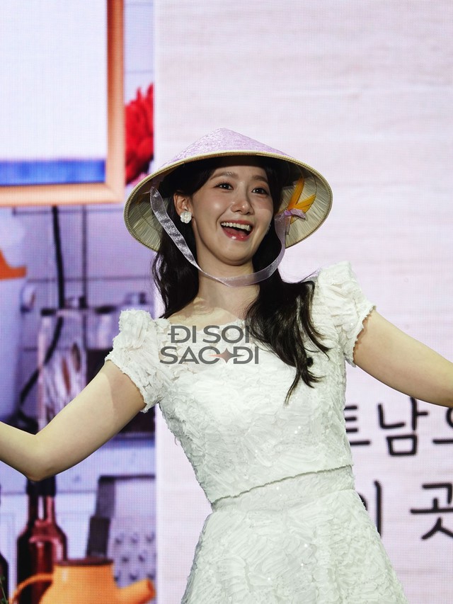 Fan meeting Yoona (SNSD) tại Việt Nam: Nữ thần đội nón lá chuẩn “dâu Việt”, quyết chưa ăn phở chưa về Hàn!- Ảnh 10.