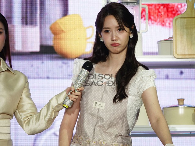 Fan meeting Yoona (SNSD) tại Việt Nam: Nữ thần đội nón lá chuẩn “dâu Việt”, quyết chưa ăn phở chưa về Hàn!- Ảnh 12.