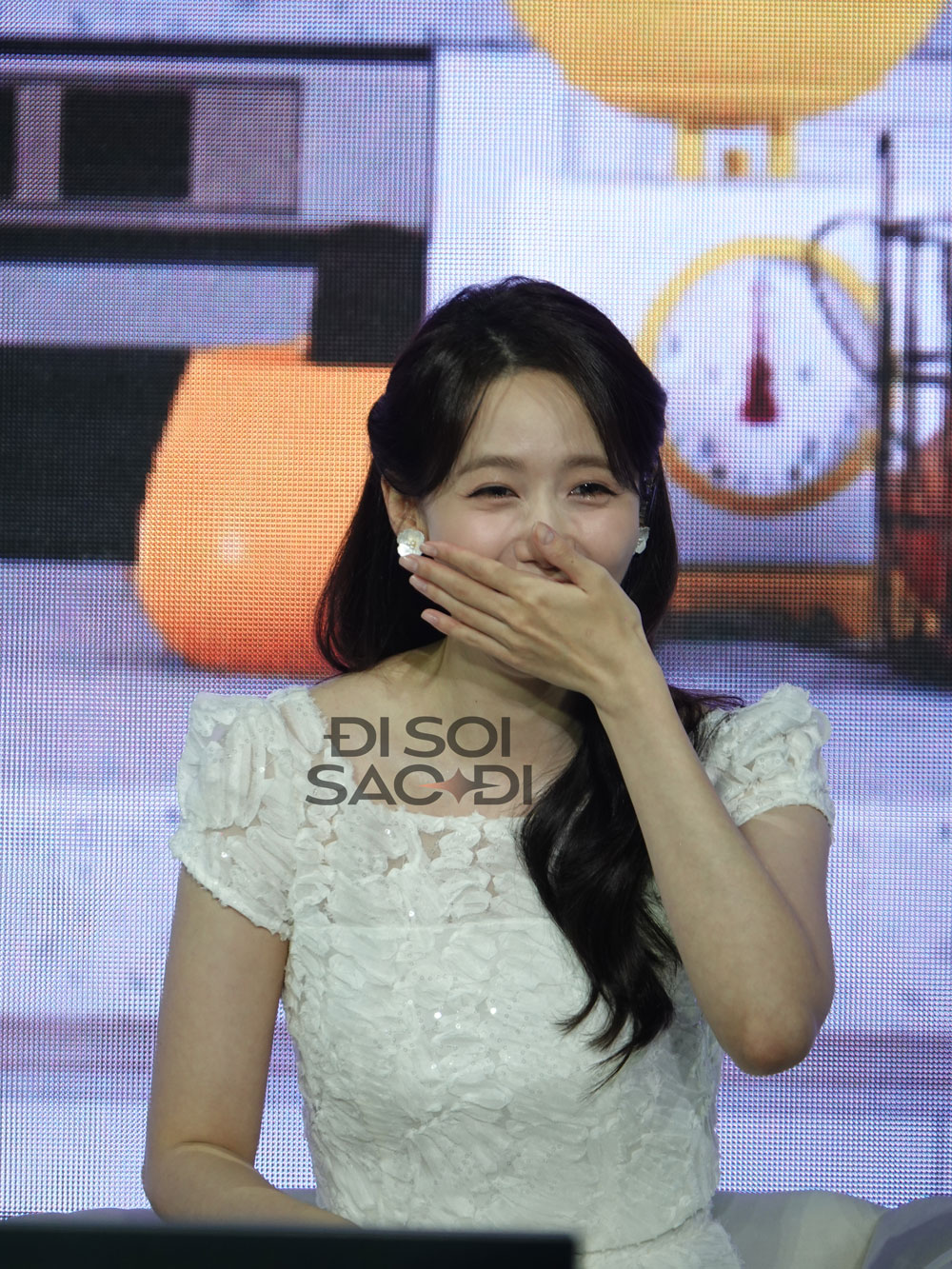 Fan meeting Yoona (SNSD) tại Việt Nam: Nữ thần đội nón lá chuẩn “dâu Việt”, quyết chưa ăn phở chưa về Hàn!- Ảnh 5.