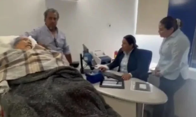 Cụ bà 96 tuổi liệt giường vẫn phải ra ngân hàng định danh mới được nhận lương- Ảnh 1.