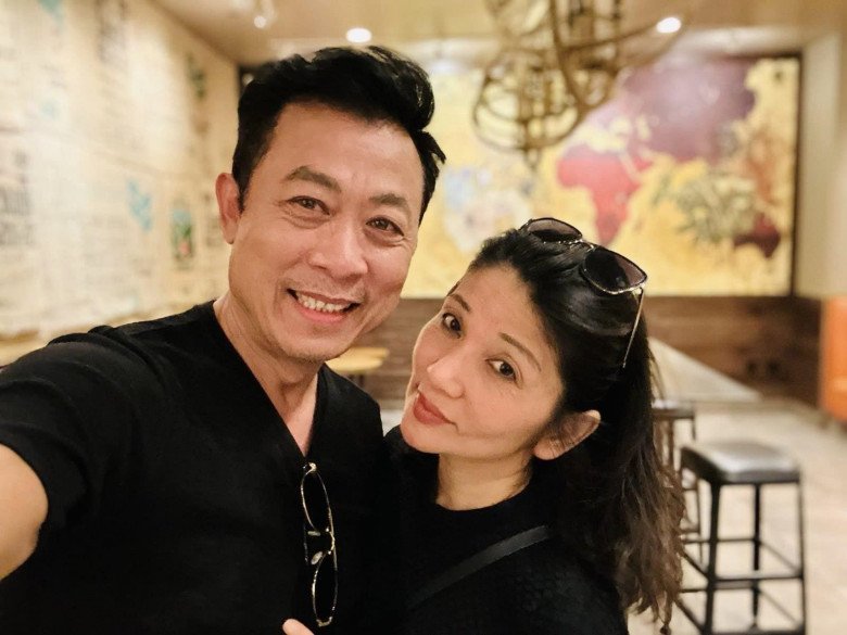 Nam nghệ sĩ hài nổi danh cả nước: Tuổi ngoài 60 siêu giàu, gọi vợ là