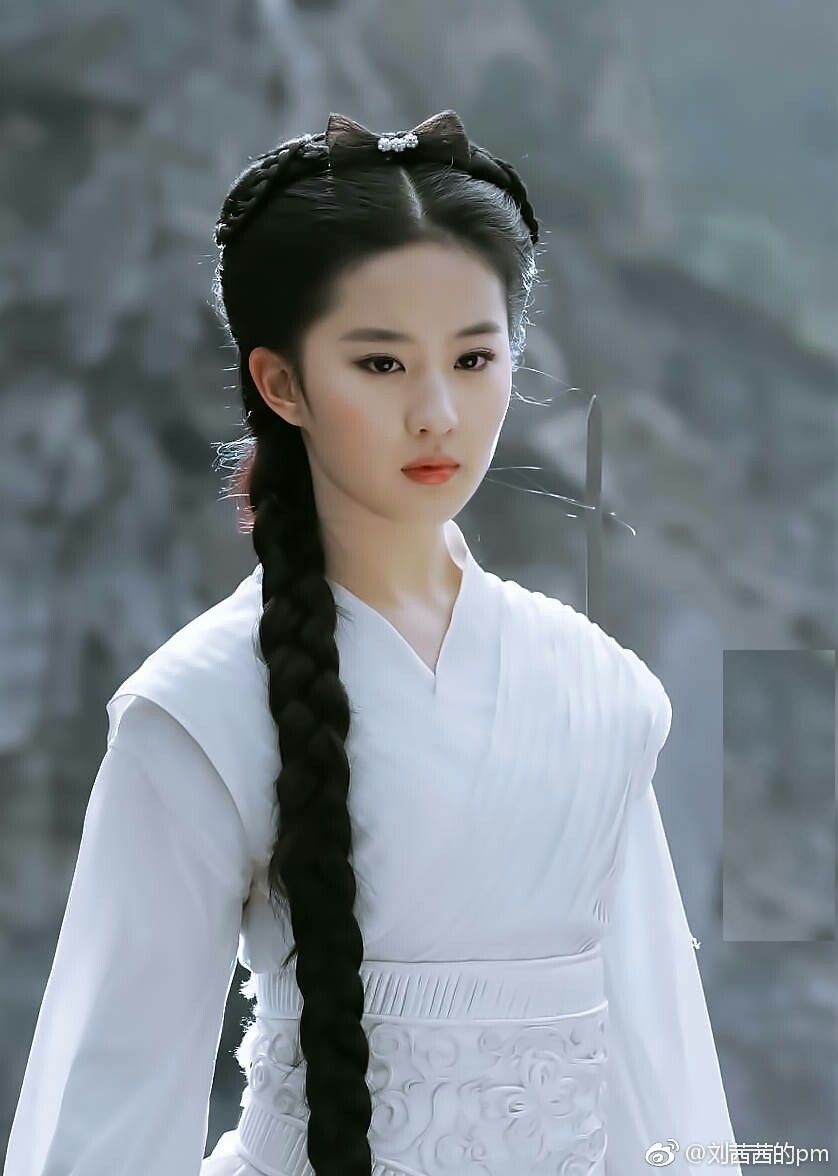 Mỹ nhân bị đánh vì dám đứng chắn ống kính của Lưu Diệc Phi- Ảnh 2.