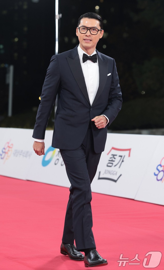 Siêu thảm đỏ Rồng Xanh 2025: Hyun Bin - Son Ye Jin chiếm trọn spotlight, Yoona (SNSD) rực rỡ như đóa hoa hồng- Ảnh 7.