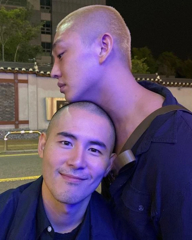 Ảnh đế Yoo Ah In thân mật với trai cởi trần cơ bắp giữa đêm, mối tình với bạn trai đã toang?- Ảnh 3.