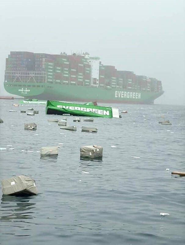 Hai tàu Evergreen gặp nạn liên tiếp: Hơn 50 container rơi xuống biển- Ảnh 2.