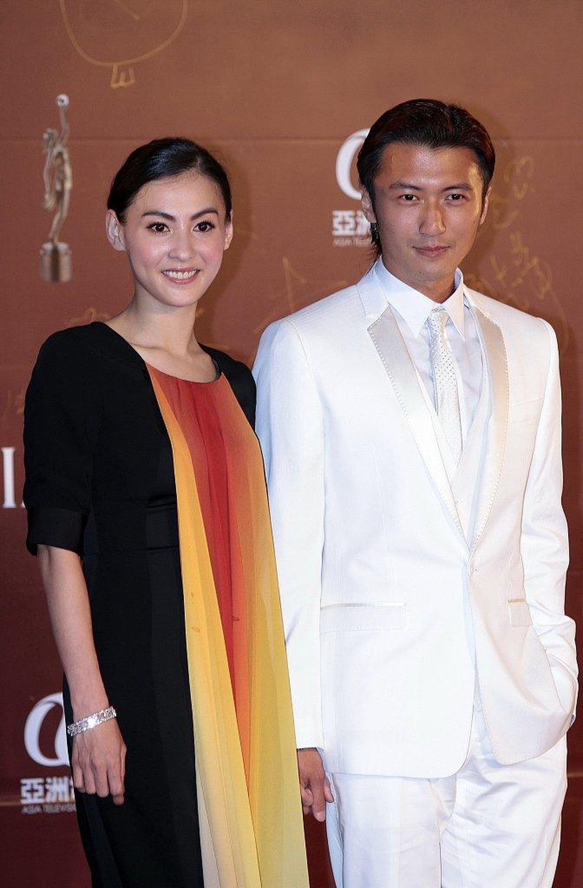 Bùng binh tình ái rối rắm: Chứng kiến Tạ Đình Phong tỏ tình Vương Phi, Trương Bá Chi liền có màn