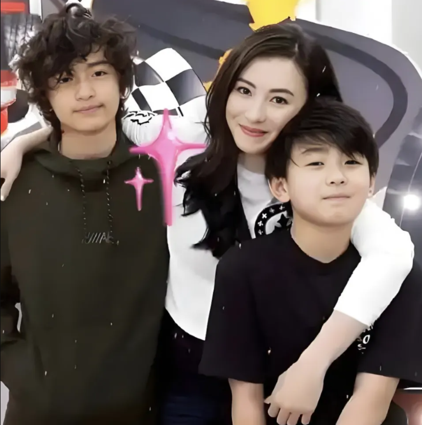 Trương Bá Chi tốt thế nào mà Tạ Đình Phong khen hết lời, bố chồng để lại cho 90% tài sản?- Ảnh 2. Trương Bá Chi tốt thế nào mà Tạ Đình Phong khen hết lời, bố chồng để lại cho 90% tài sản?- Ảnh 2.