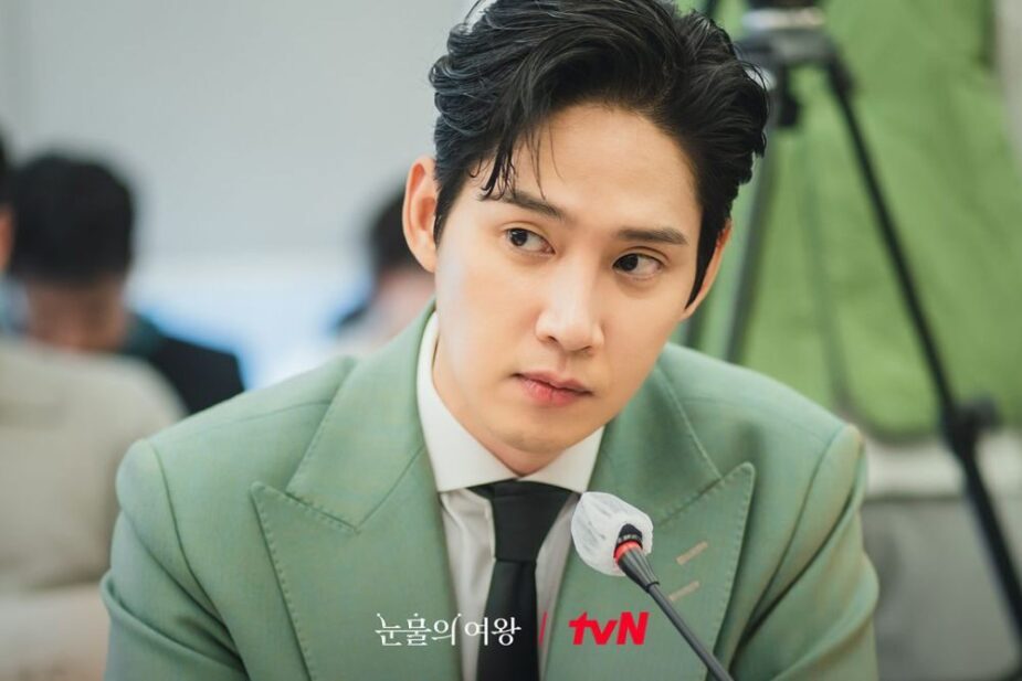 Khốn khổ cho Yoona (SNSD) vì vụ tài tử Squid Game đăng ảnh phim 18+- Ảnh 3. Khốn khổ cho Yoona (SNSD) vì vụ tài tử Squid Game đăng ảnh phim 18+- Ảnh 3.