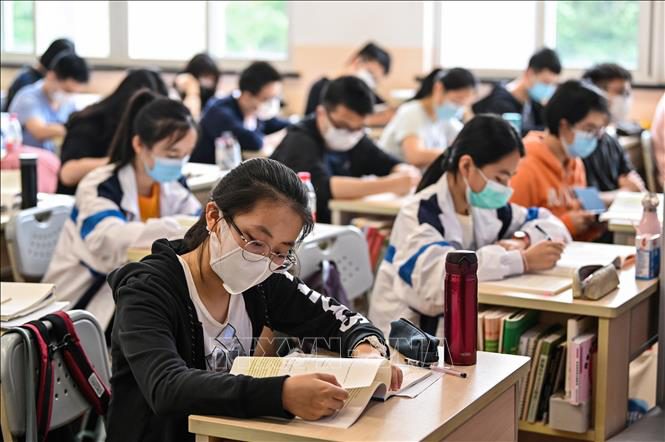 Hơn 400 học sinh Trung Quốc sơ tán trước kỳ thi vào lớp 10- Ảnh 1.