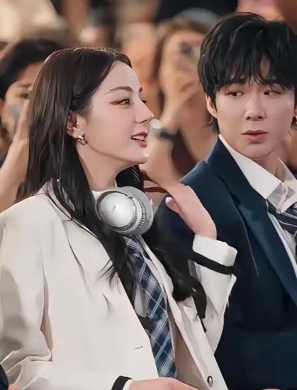 Lưu Vũ Ninh phủ nhận tin đồn theo đuổi bạn diễn- Ảnh 2.