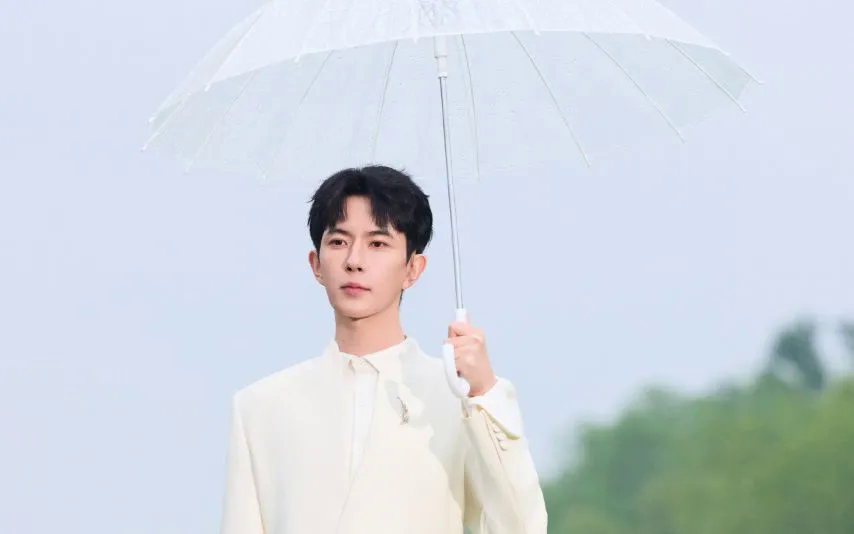 Nhiều nghệ sĩ thương xót bạn diễn vắn số Vu Mông Lung- Ảnh 1.