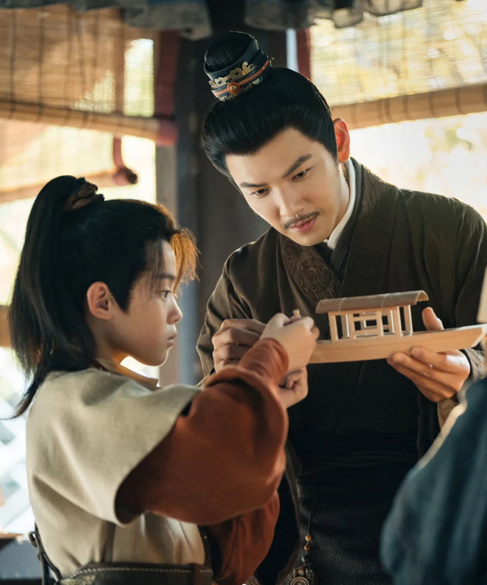 Chung Hán Lương gây tranh cãi khi đóng vai cha của Tiêu Chiến trong Tàng Hải Truyện - Ảnh 2. Chung Hán Lương gây tranh cãi khi đóng vai cha của Tiêu Chiến trong Tàng Hải Truyện - Ảnh 2.