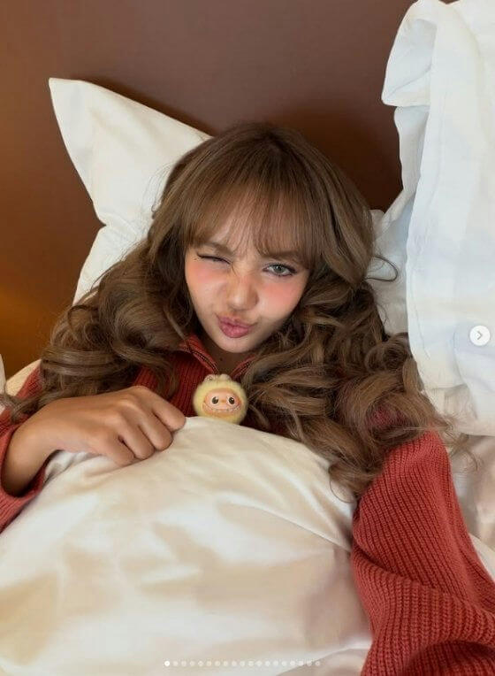 Lisa (BLACKPINK) khoe