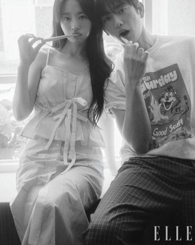 Nữ diễn viên nổi tiếng chụp ảnh nằm cả lên người bạn diễn nam: Yêu thật hay dối trá bất chấp thế này?- Ảnh 5.